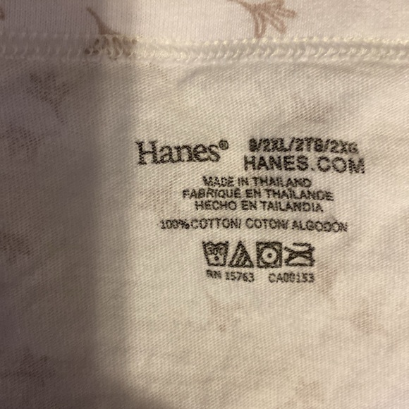 Hanes women’s size 2XL, 2 pairs, pink and white with flowers - Picture 3 of 3